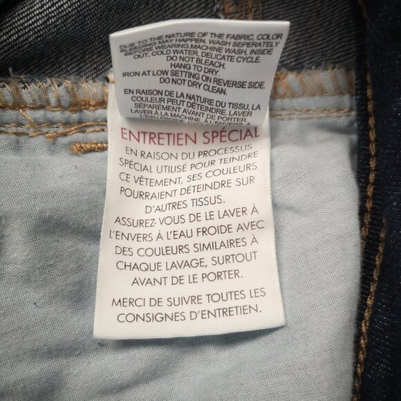 2/$30.00 - DC Jeans Lightly Curvy Medium Wash Ladies Blue Jeans - Picture 7 of 11